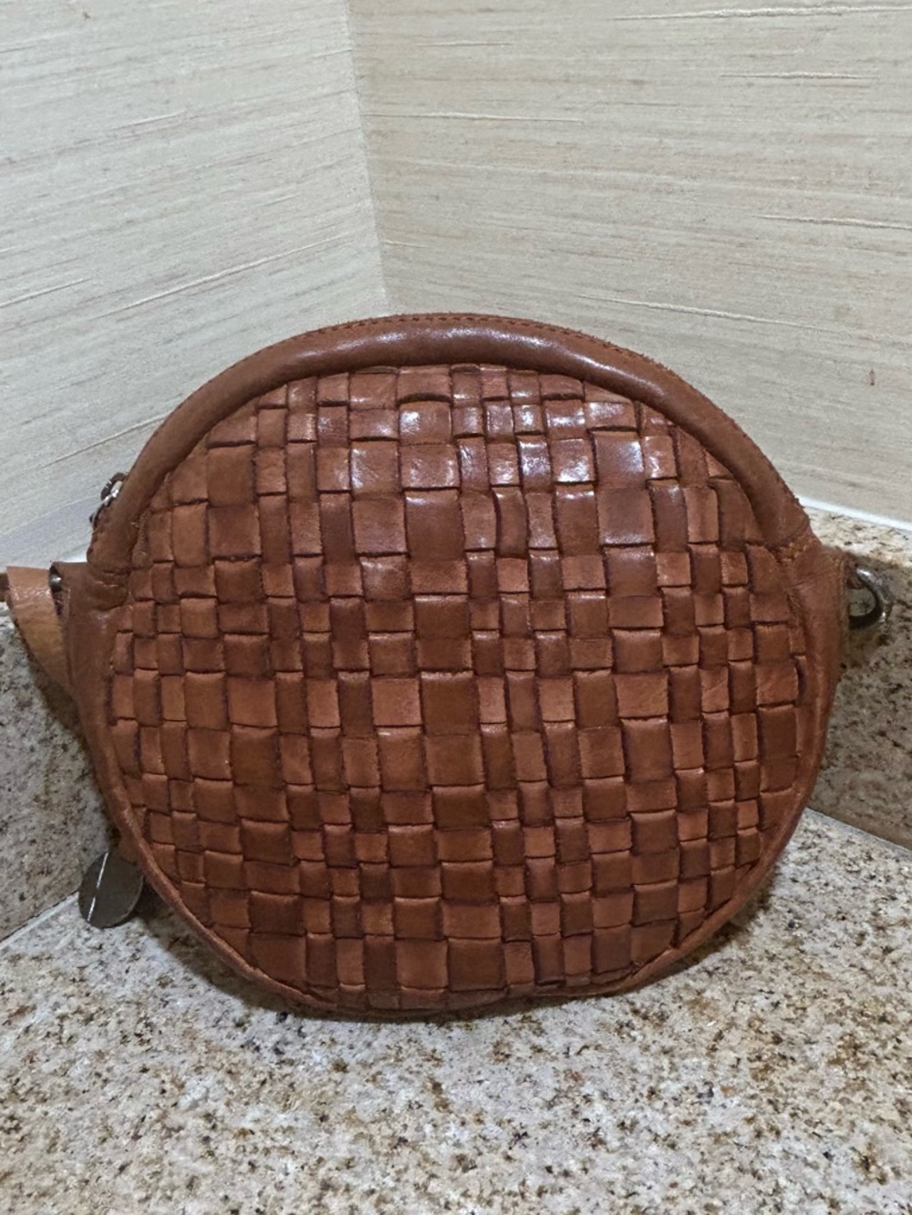 Vilenca Holland Vintage Brown Woven Round Crossbody Bag - Picture 7 of 16